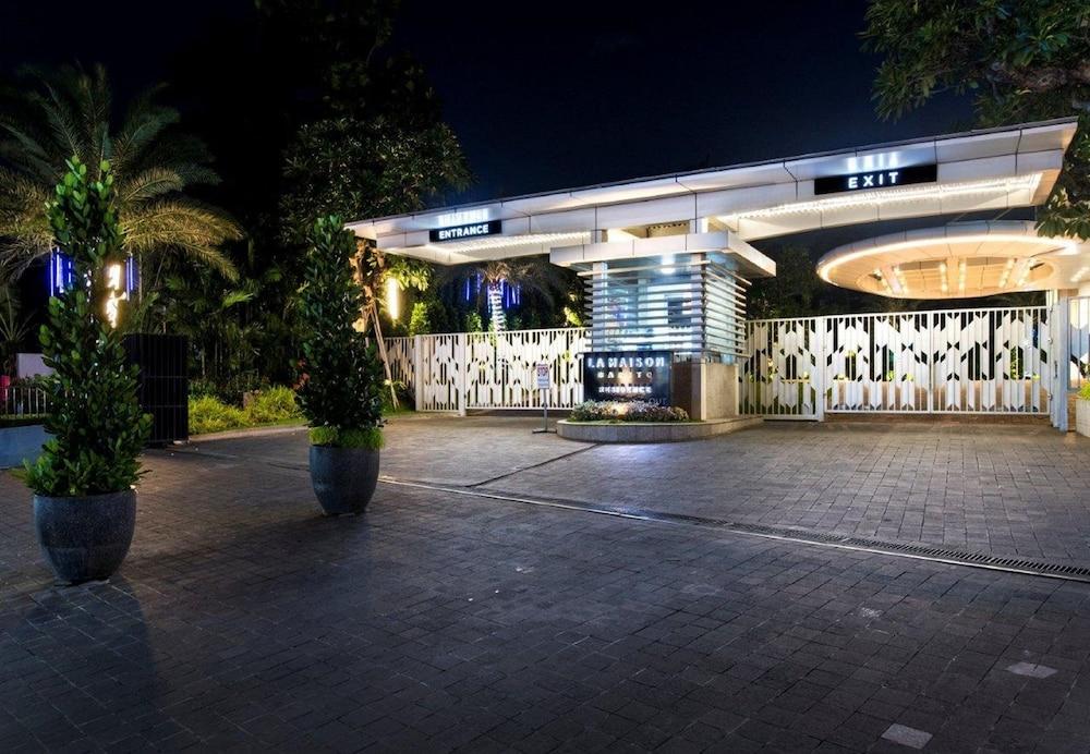 Oakwood Suites La Maison Cakarta Dış mekan fotoğraf