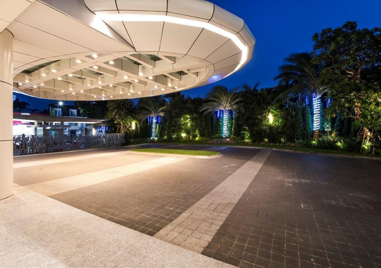 Oakwood Suites La Maison Cakarta Dış mekan fotoğraf