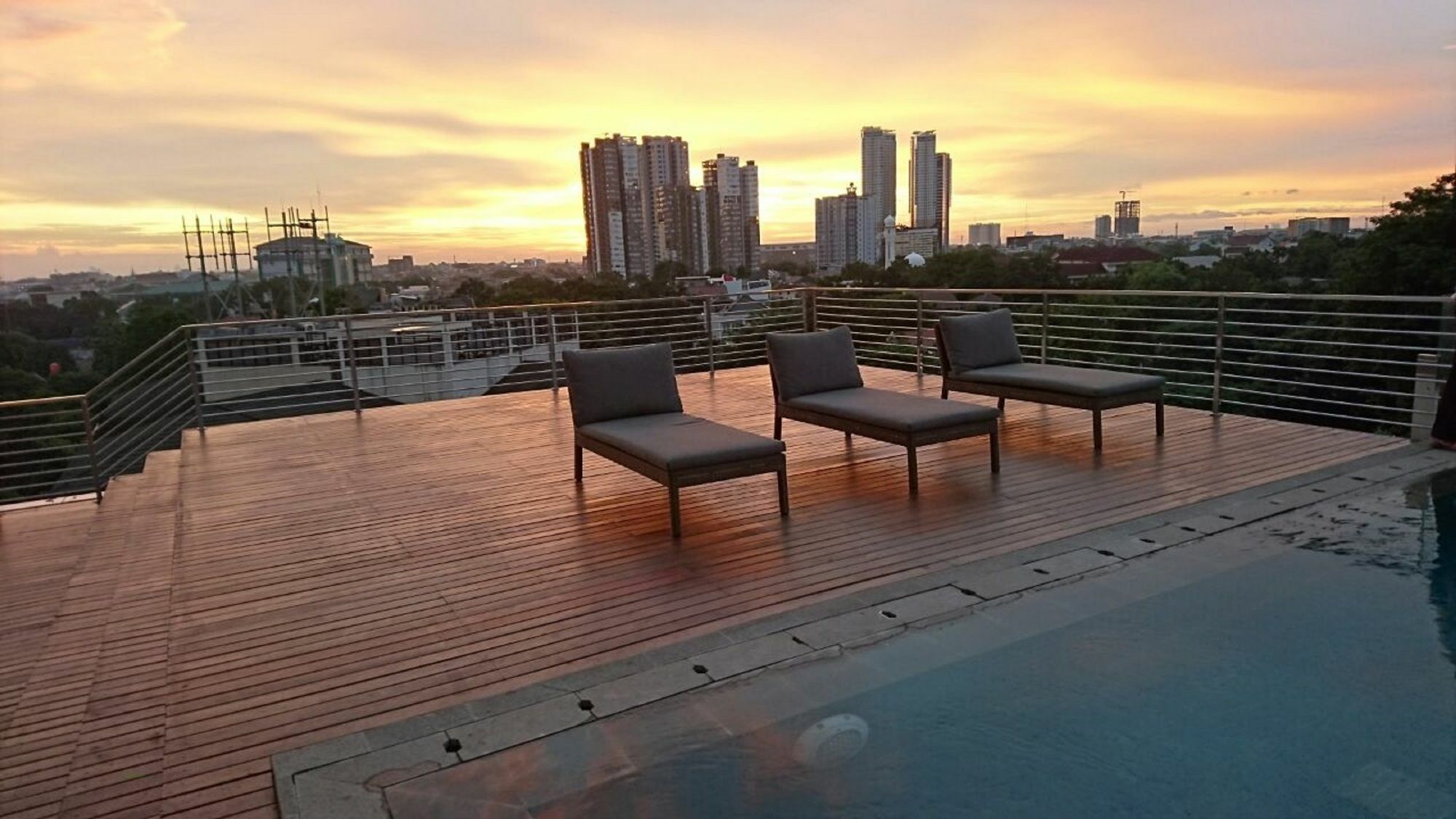 Oakwood Suites La Maison Cakarta Dış mekan fotoğraf